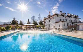 Хотел Долна Баня